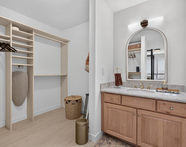 302 Brackenwood Circle - Photo Thumbnail 7