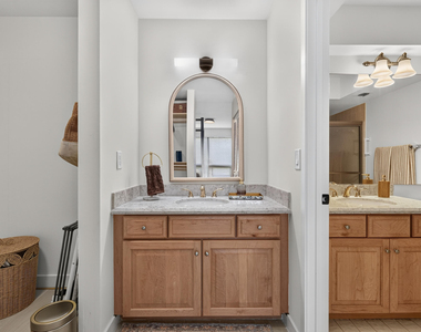 302 Brackenwood Circle - Photo Thumbnail 6