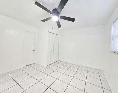 7960 N Colony Circle N - Photo Thumbnail 6