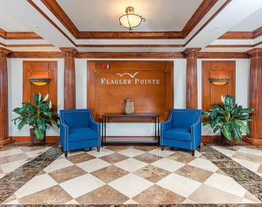 1801 N Flagler Drive - Photo Thumbnail 15