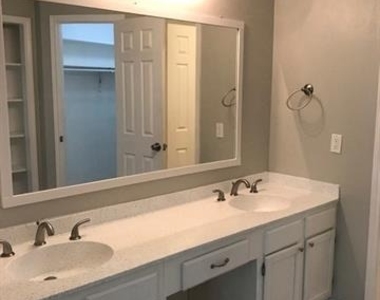 3424 Cambridge Drive - Photo Thumbnail 16