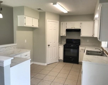 3424 Cambridge Drive - Photo Thumbnail 10