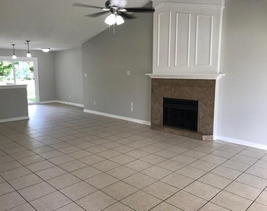 3424 Cambridge Drive - Photo Thumbnail 3