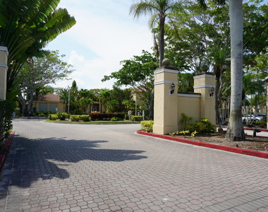 1721 Village Boulevard - Photo Thumbnail 33