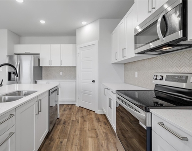 6600 Florence Drive - Photo Thumbnail 6