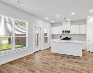 6600 Florence Drive - Photo Thumbnail 5