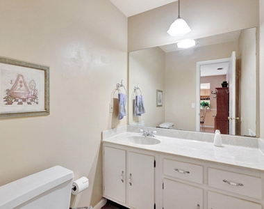 1558 Shaker Circle - Photo Thumbnail 12