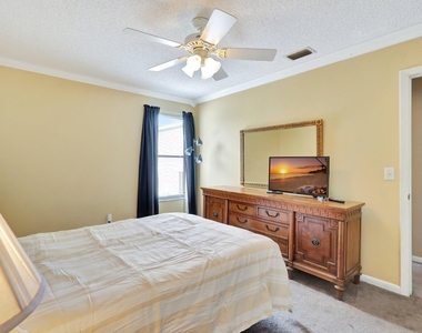 1558 Shaker Circle - Photo Thumbnail 23