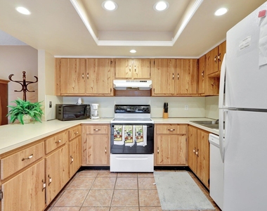 1558 Shaker Circle - Photo Thumbnail 7
