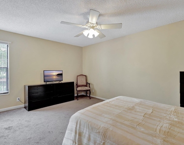 1558 Shaker Circle - Photo Thumbnail 15