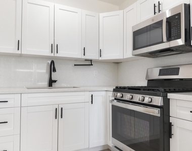 720 S 11th Street - Photo Thumbnail 1