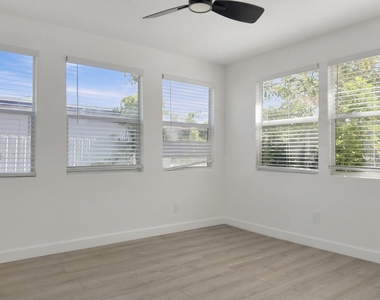 720 S 11th Street - Photo Thumbnail 4