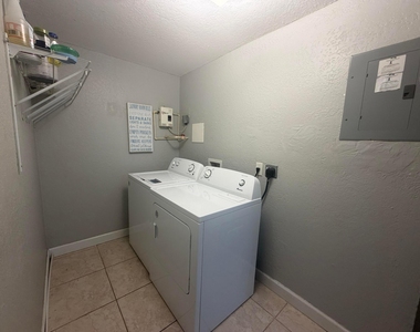 7194 Southgate Boulevard - Photo Thumbnail 9