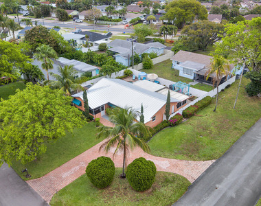 661 Eagle Circle - Photo Thumbnail 4