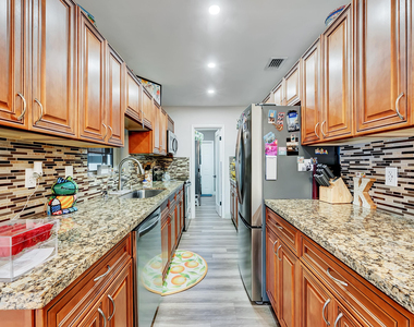 661 Eagle Circle - Photo Thumbnail 23