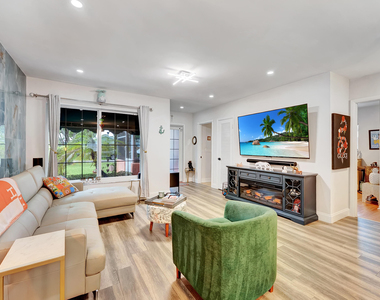 661 Eagle Circle - Photo Thumbnail 7