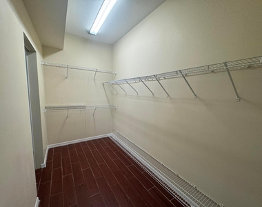 981 Nw Tuscany Drive - Photo Thumbnail 7