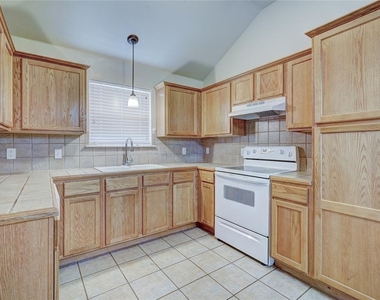 12324 Sw 5th Street - Photo Thumbnail 8