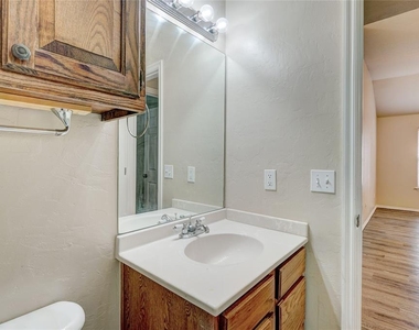 12324 Sw 5th Street - Photo Thumbnail 17