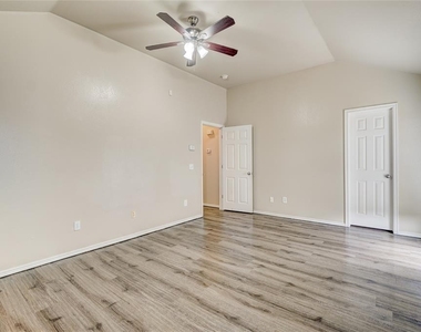 12324 Sw 5th Street - Photo Thumbnail 11