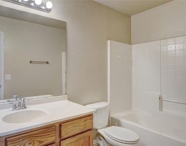 12324 Sw 5th Street - Photo Thumbnail 12