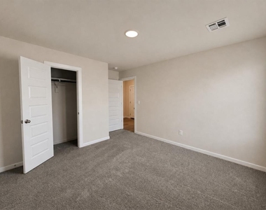 2512 Kathleens Crossing - Photo Thumbnail 6