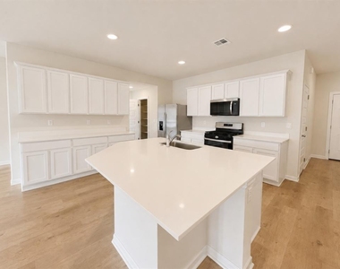 2512 Kathleens Crossing - Photo Thumbnail 9