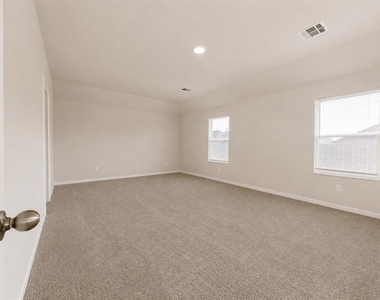 2512 Kathleens Crossing - Photo Thumbnail 15