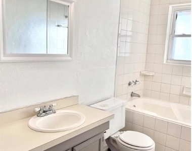 1104 N Gale Avenue - Photo Thumbnail 14