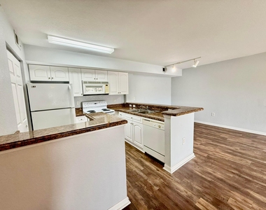191 Sw Palm Drive - Photo Thumbnail 4