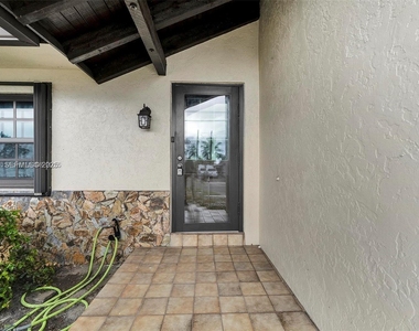 1406 Nw 8th Street - Photo Thumbnail 5