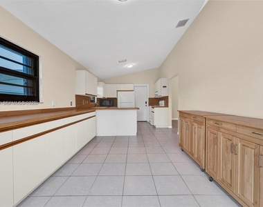 1406 Nw 8th Street - Photo Thumbnail 9