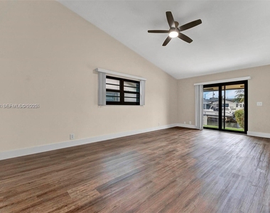 1406 Nw 8th Street - Photo Thumbnail 16