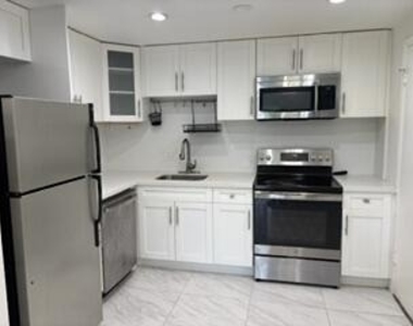 4040 N Hills Drive - Photo Thumbnail 6
