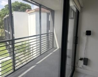 4040 N Hills Drive - Photo Thumbnail 3