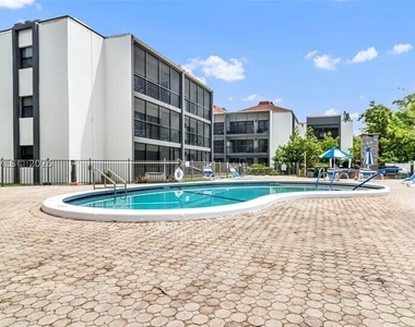 4040 N Hills Drive - Photo Thumbnail 12