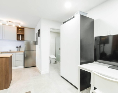 1826 Jefferson Street - Photo Thumbnail 2