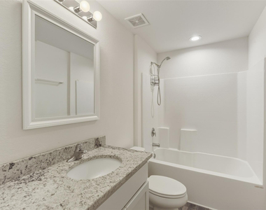 8007 Royal Court - Photo Thumbnail 16