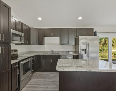 8007 Royal Court - Photo Thumbnail 11