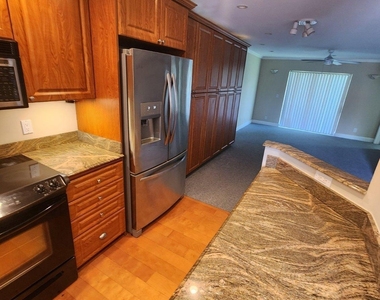 21902 Lake Forest Circle - Photo Thumbnail 12