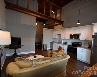 140 W Mountain Street - Photo Thumbnail 7