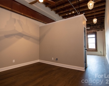140 W Mountain Street - Photo Thumbnail 2