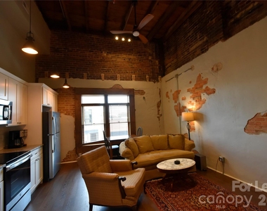140 W Mountain Street - Photo Thumbnail 6