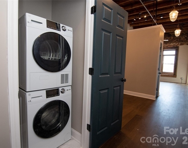 140 W Mountain Street - Photo Thumbnail 5