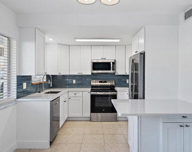 316 Southwind Court - Photo Thumbnail 4