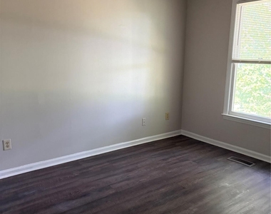 1708 Village Lake Drive - Photo Thumbnail 15