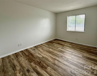 11023 Harrowfield Road - Photo Thumbnail 16