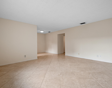 1106 Ne 16th Court - Photo Thumbnail 6