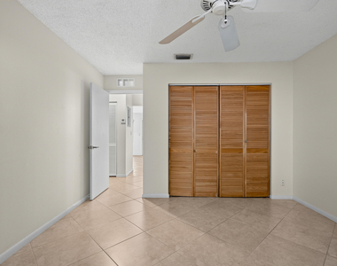 1106 Ne 16th Court - Photo Thumbnail 12