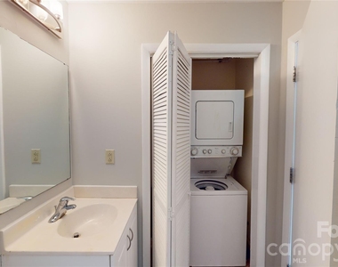 715 N Church Street - Photo Thumbnail 5